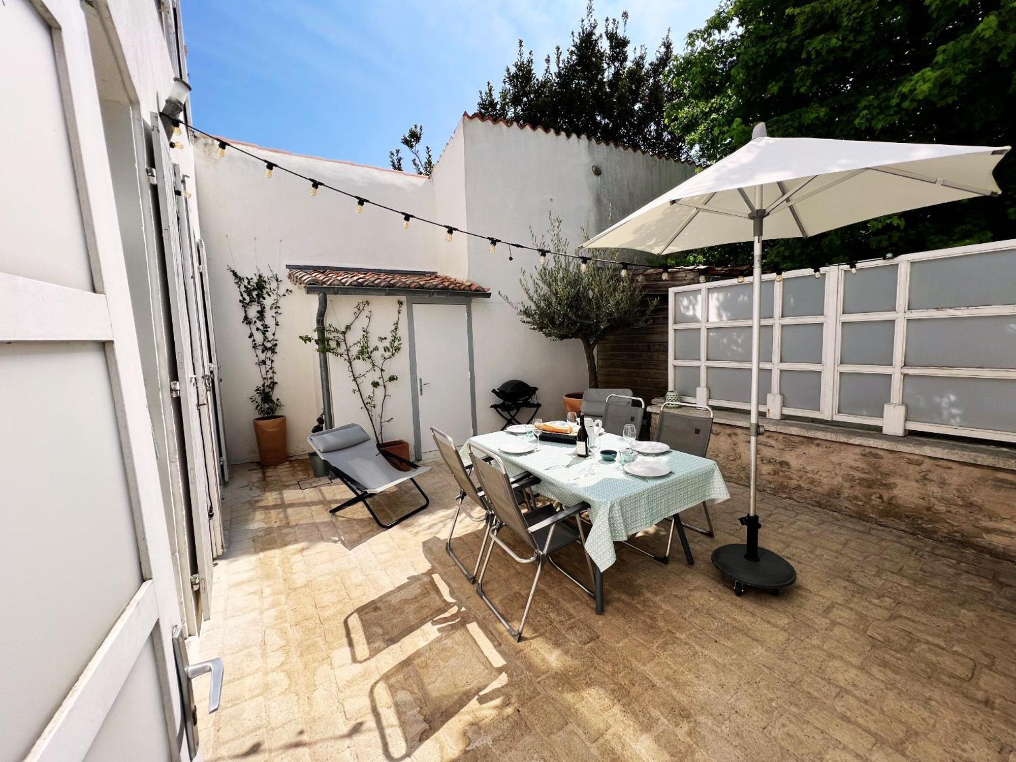 Duplex Joliment Decore Et Sa Cour Ensoleillee Saint-Martin-de-Ré Dış mekan fotoğraf